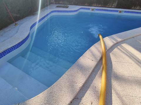 Pool filling with a tanker truck in Palma