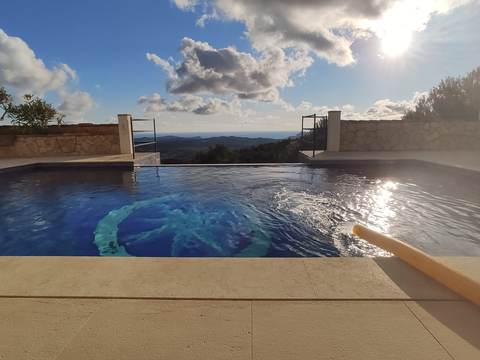 Pool filling with a tanker truck in Calvià
