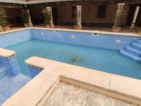 Pool filling with a tanker truck in El Toro, Calvià