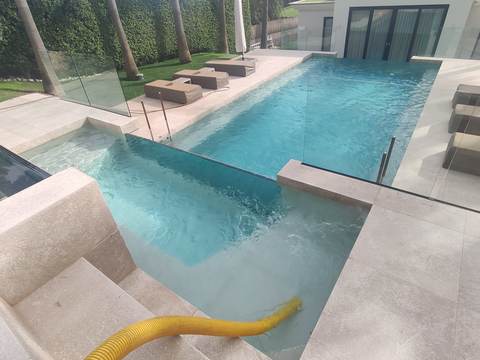 Pool filling with a tanker truck in Cas Català, Palma