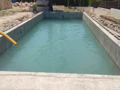 Pool filling with a tanker truck in Santa Ponça, Calvià
