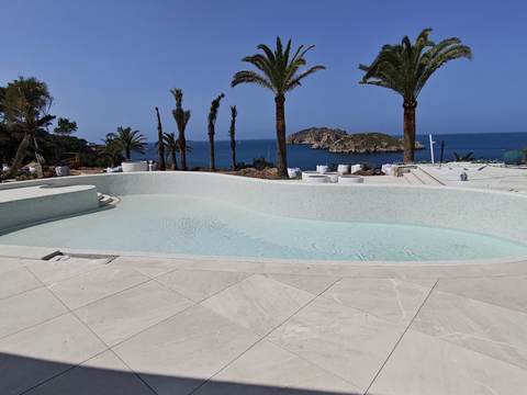 Pool filling with a tanker truck in Sol de Mallorca, Calvià